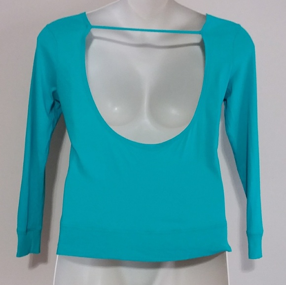 ☆☆SOLD☆☆ PINK VS Cropped Athleisure Top - Picture 3 of 8